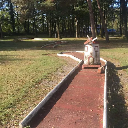 M.home Confort F022 3chbr/6pers 캠프장 La Boissiere-de-Montaigu