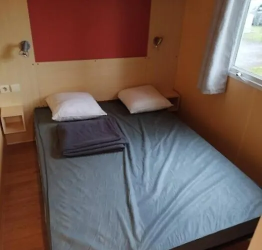 M.home Confort F022 3chbr/6pers אתר קמפינג